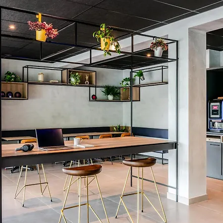 Otel Ibis Bordeaux Nord Blanc 3*