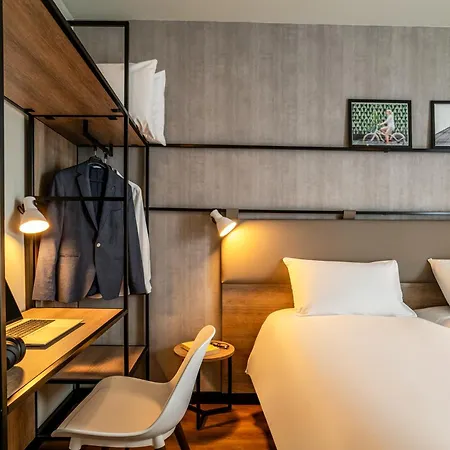 Ibis Bordeaux Nord Blanc 3*