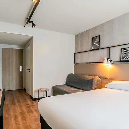 Ibis Bordeaux Nord Blanc Otel Carbon-Blanc