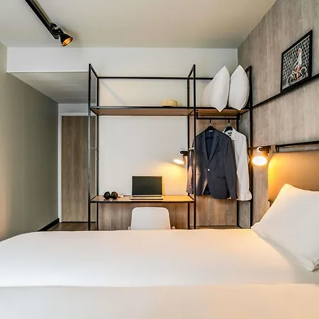 Ibis Bordeaux Nord Blanc 3*