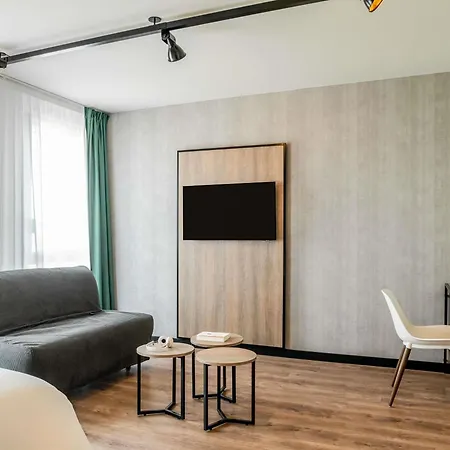 Otel Ibis Bordeaux Nord Blanc 3*