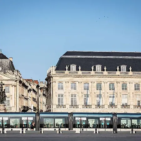 Otel Ibis Bordeaux Nord Blanc 3*