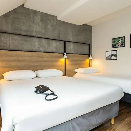 Ibis Bordeaux Nord Blanc Otel 3*