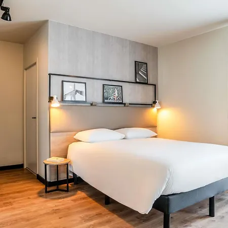 Ibis Bordeaux Nord Blanc 3*