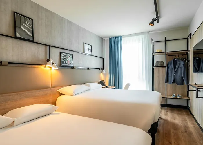 Ibis Bordeaux Nord Blanc Carbon-Blanc