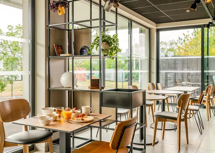 Ibis Bordeaux Nord Blanc Hotel 3*