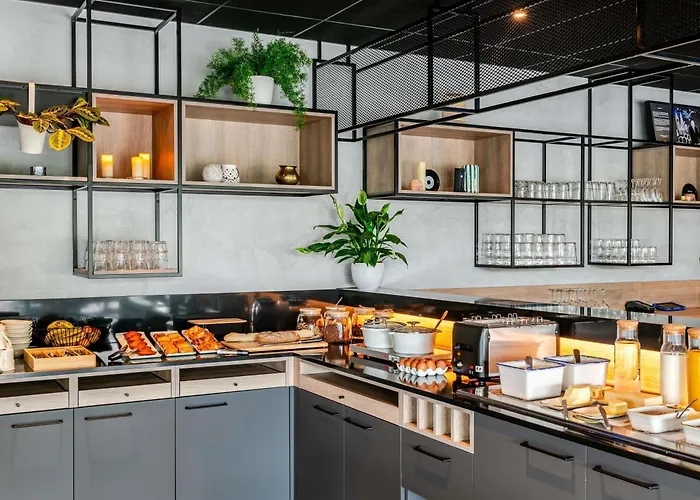 Hotel Ibis Bordeaux Nord Blanc 3*