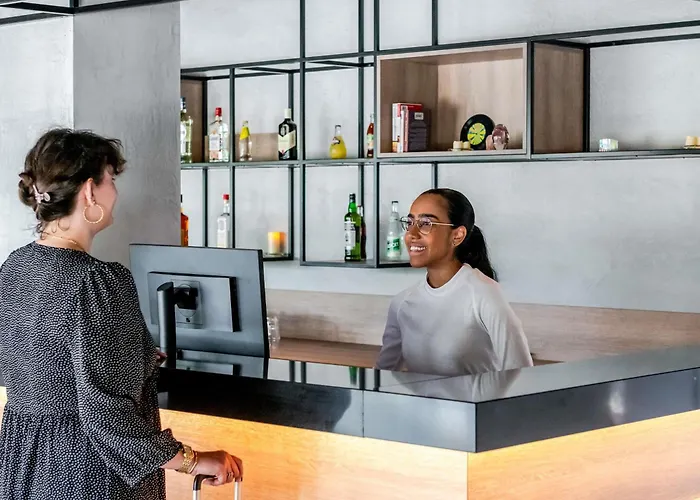 Ibis Bordeaux Nord Blanc 3* Carbon-Blanc