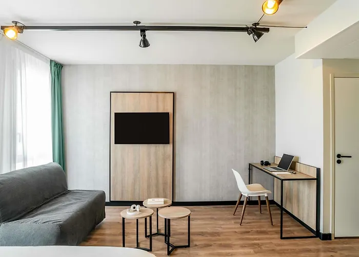 Ibis Bordeaux Nord Blanc 3* Carbon-Blanc