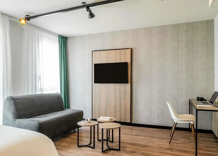 Hotel Ibis Bordeaux Nord Blanc 3*