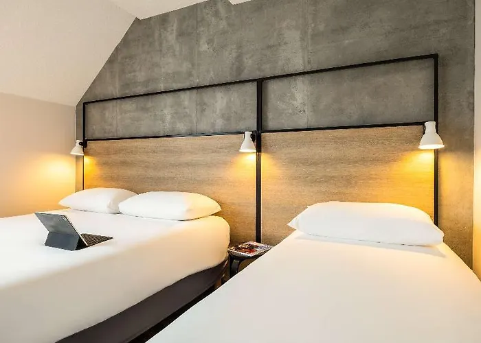 Ibis Bordeaux Nord Blanc 3* Carbon-Blanc