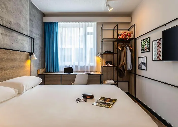 Hotel Ibis Bordeaux Nord Blanc 3*